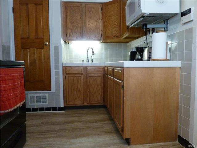 1 Loekes Court, Florissant, MO 63031