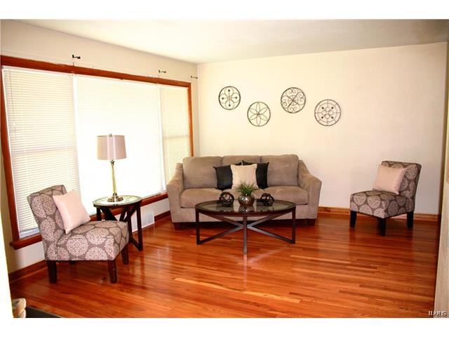320 South Jefferson, Florissant, MO 63031