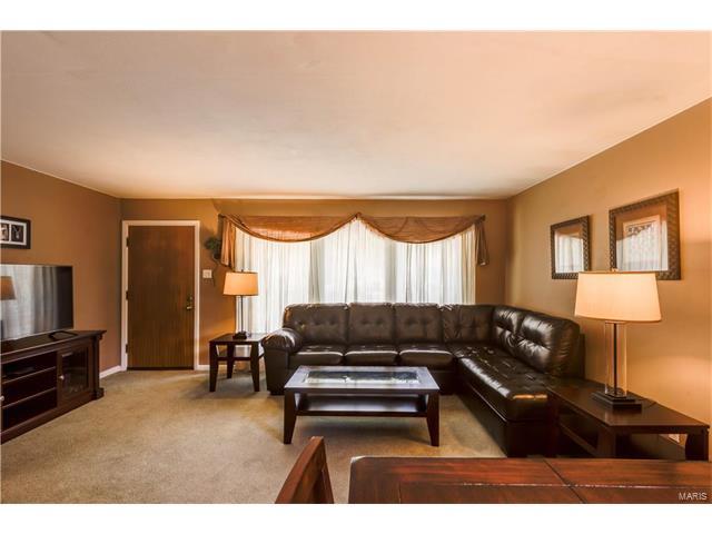 625 Saint Edith Lane, Florissant, MO 63031