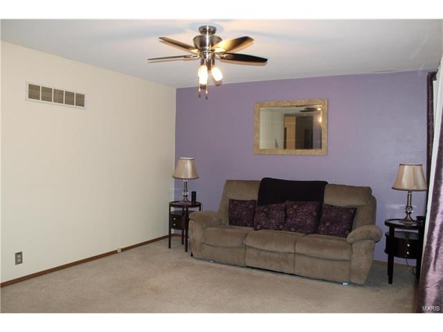 550 Humes LANE, Florissant, MO 63031