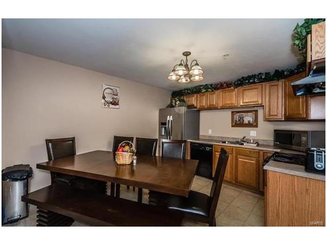 660 Materdie Lane, Florissant, MO 63031