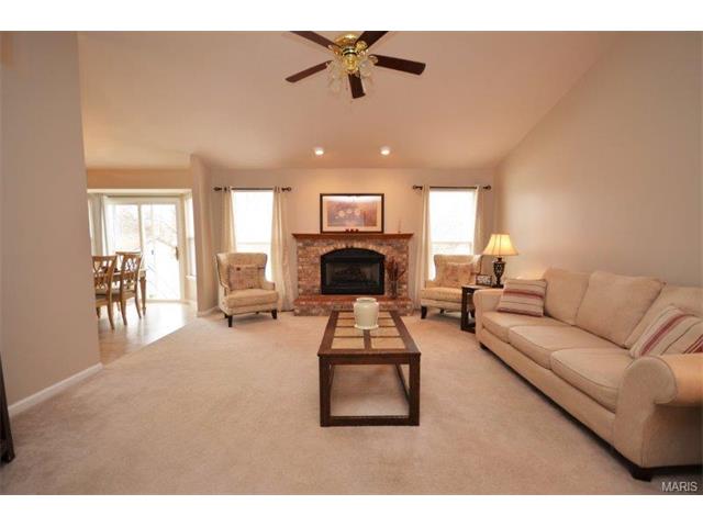 1957 Timberwood Crossing DR, Florissant, United States 63031