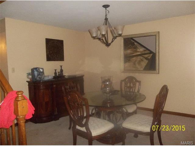 1852 Spring Beauty, Florissant, MO 63031