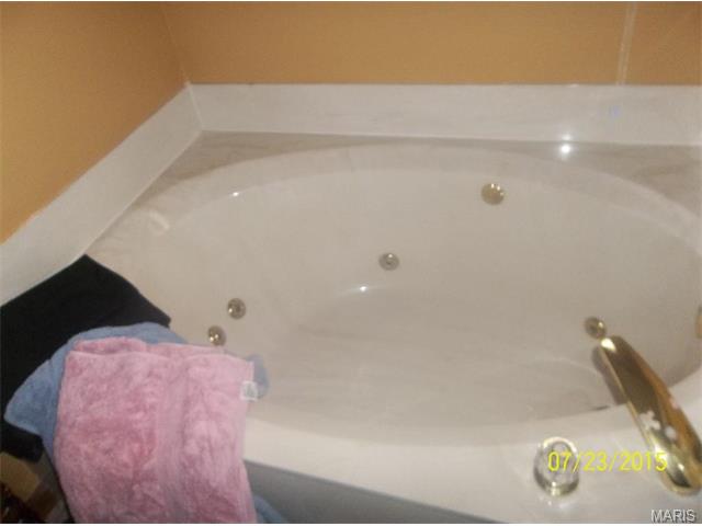 1852 Spring Beauty, Florissant, MO 63031