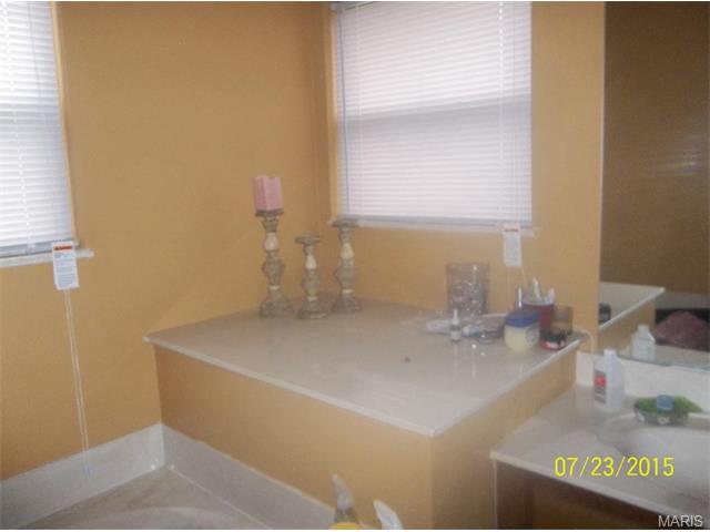 1852 Spring Beauty, Florissant, MO 63031