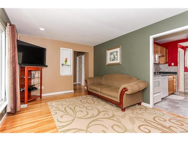 150 Clearview Drive, Florissant, MO 63033