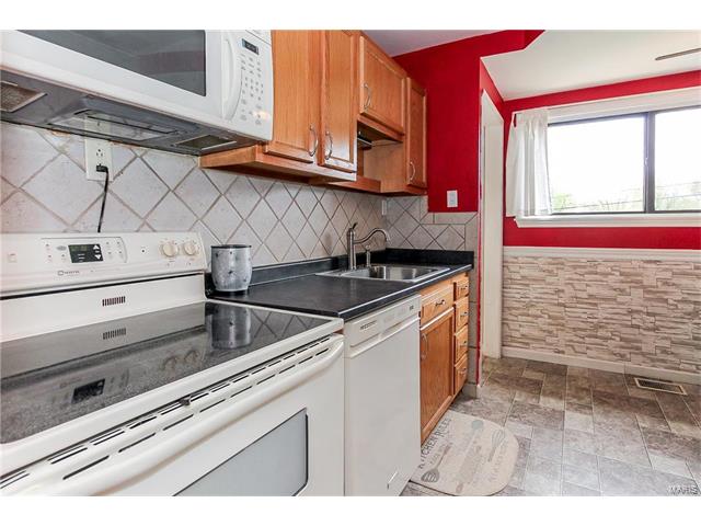 150 Clearview Drive, Florissant, MO 63033