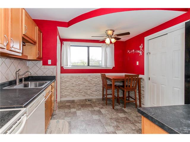 150 Clearview Drive, Florissant, MO 63033