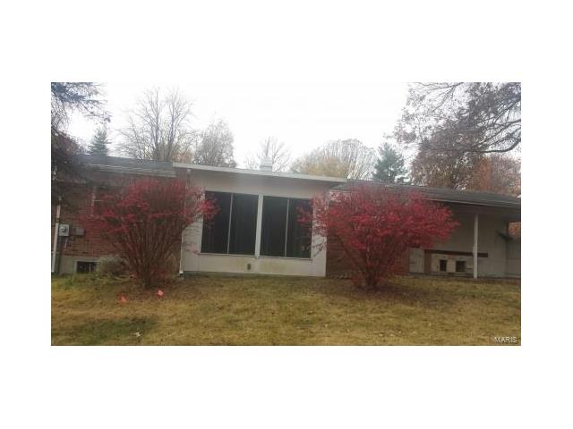 3735 Seville, Florissant, MO 63033