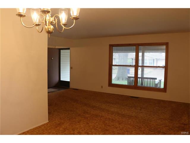 2915 Devonshire Drive, Florissant, MO 63033