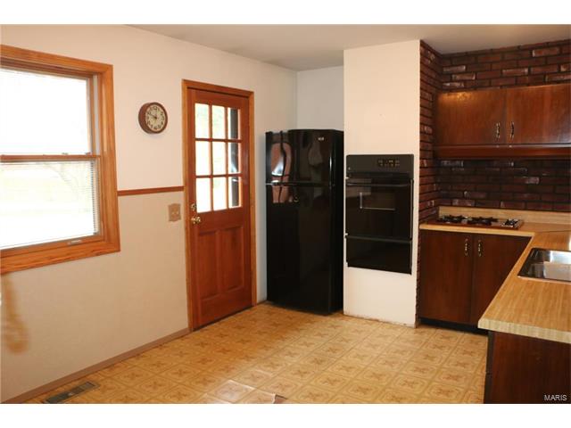 2915 Devonshire Drive, Florissant, MO 63033