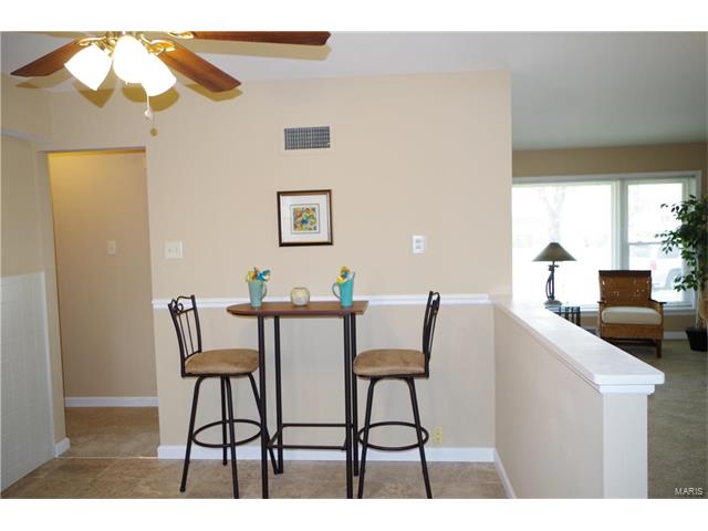 160 Saint Edward Lane, Florissant, MO 63033
