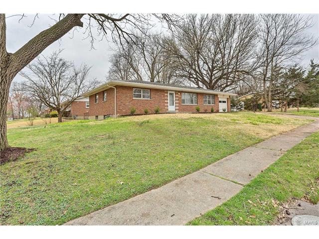 1920 Saint Louis Street, Florissant, MO 63033