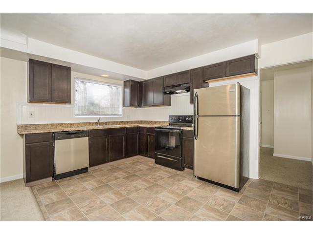 1920 Saint Louis Street, Florissant, MO 63033