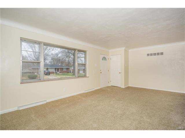 1920 Saint Louis Street, Florissant, MO 63033