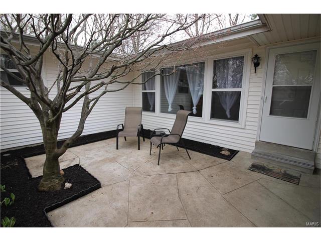 1400 Saint Louis, Florissant, MO 63033