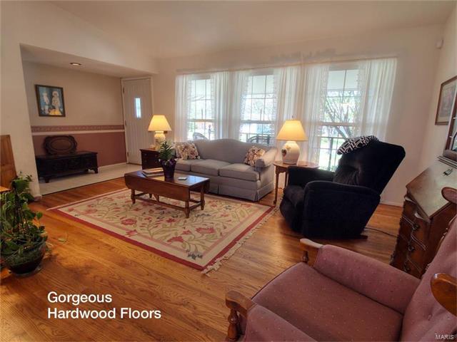 1540 Balmoral, Florissant, MO 63033