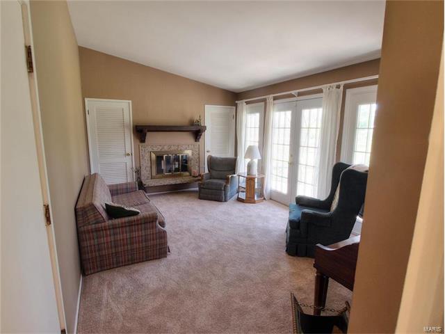 1540 Balmoral, Florissant, MO 63033
