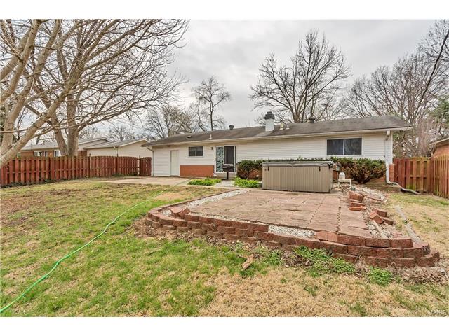 2 Edinburg Court, Florissant, MO 63033