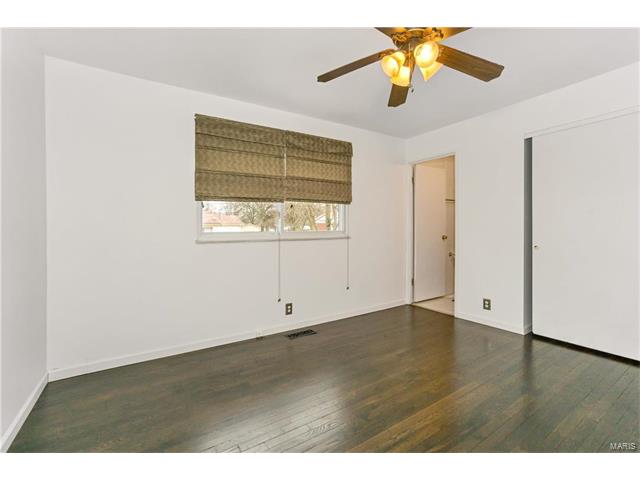 2 Edinburg Court, Florissant, MO 63033
