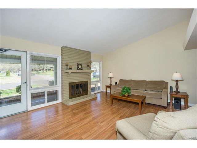 3090 Durwood Drive, Florissant, MO 63033