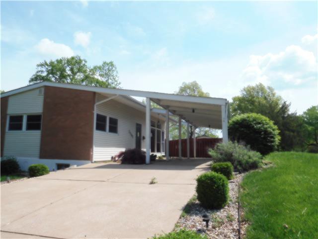 2465 Saint Catherine StFlorissant, MO, 63033Saint Louis County