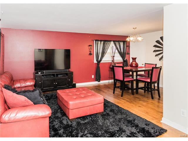 210 Saint Edward Lane, Florissant, MO 63033