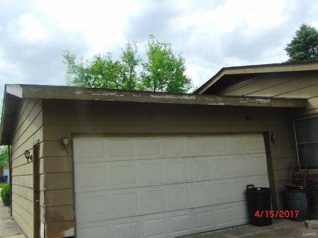 2030 Valencia, Florissant, MO 63033