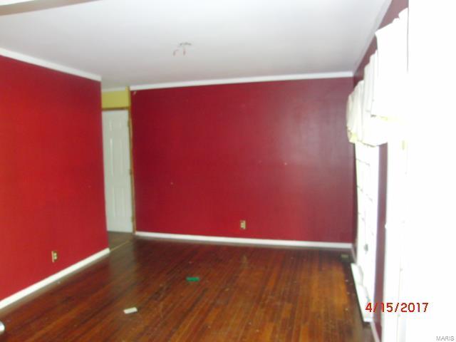 2030 Valencia, Florissant, MO 63033