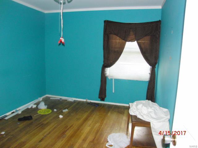 2030 Valencia, Florissant, MO 63033