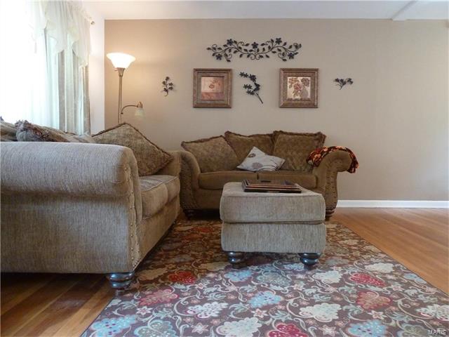 1080 Penhurst Drive, Florissant, MO 63033