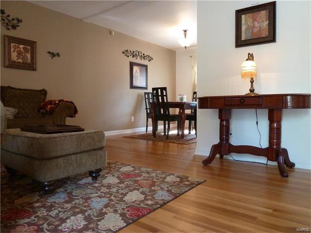 1080 Penhurst Drive, Florissant, MO 63033