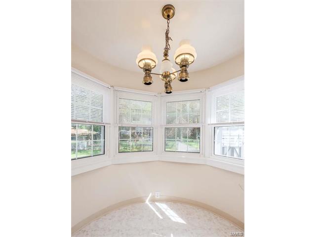1585 Saint Catherine Street, Florissant, MO 63033