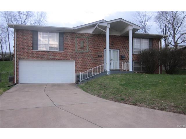 3580 Parc Chateau Lane, Florissant, MO 63033