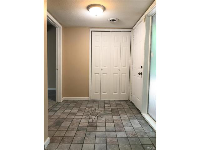 4 Little Lane, Florissant, MO 63033
