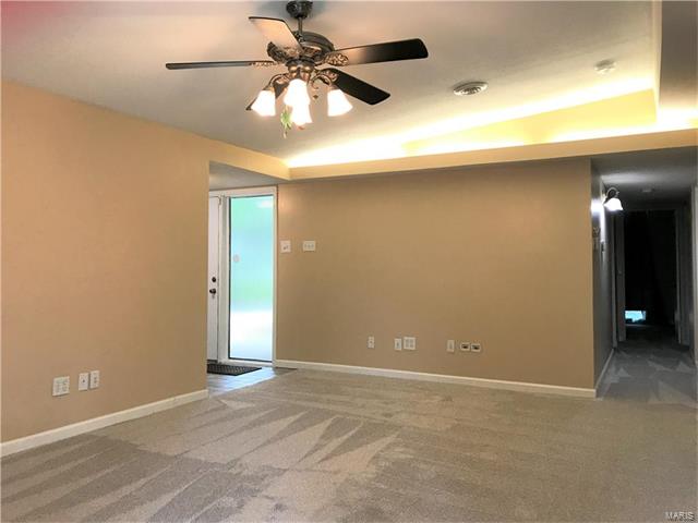 4 Little Lane, Florissant, MO 63033