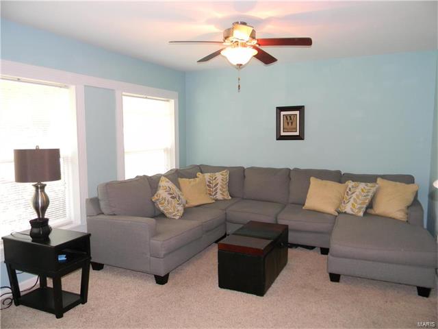 260 Saint Edward Lane, Florissant, MO 63033
