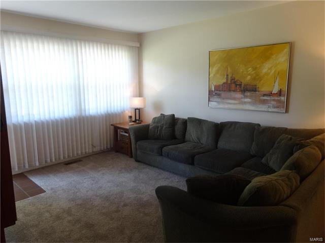 2405 Johnstown Drive, Florissant, MO 63033