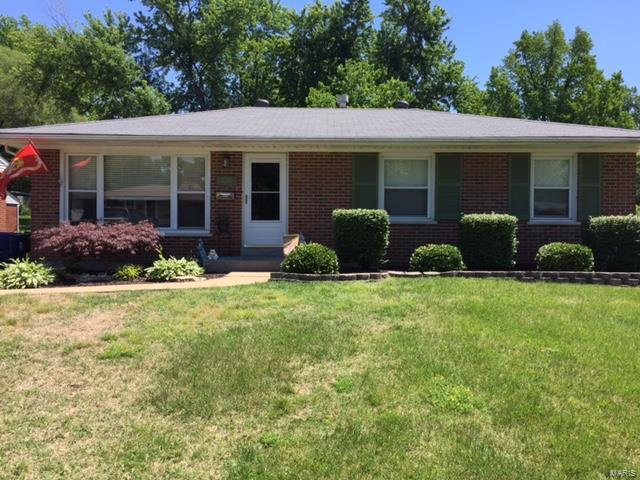 230 Saint Edward Lane, Florissant, MO 63033