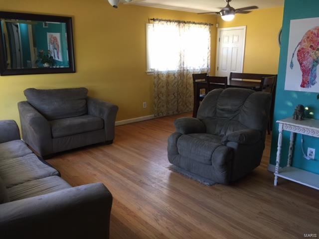 230 Saint Edward Lane, Florissant, MO 63033