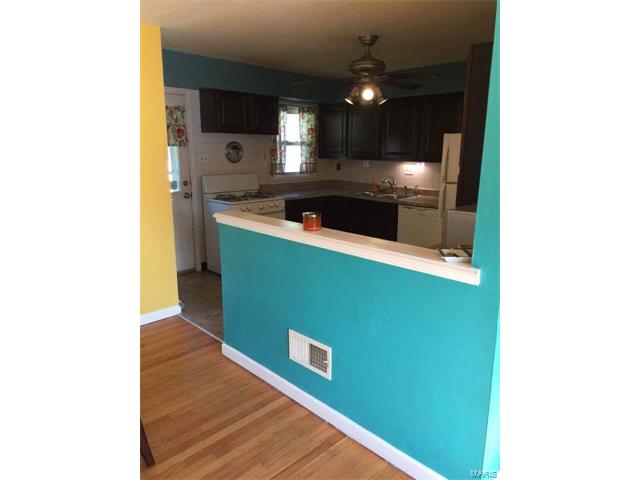 230 Saint Edward Lane, Florissant, MO 63033