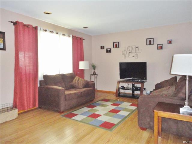 1460 Saint Francois ST, Florissant, MO 63033