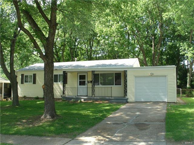 1135 Penhurst, Florissant, MO 63033