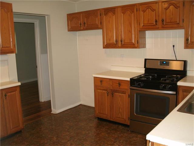 1135 Penhurst, Florissant, MO 63033