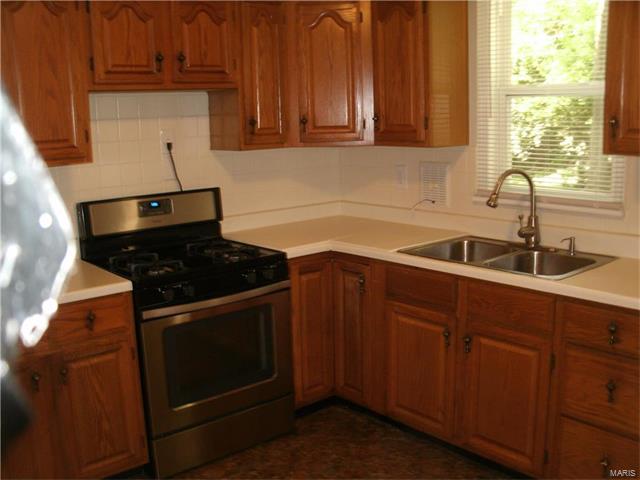 1135 Penhurst, Florissant, MO 63033