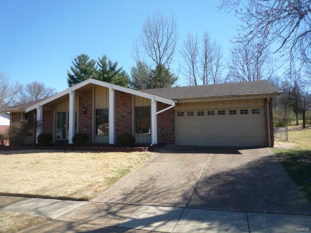 3754 Monsols Drive, Florissant, MO 63034