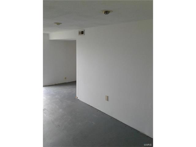 4117 Island Terrace, Florissant, MO 63034
