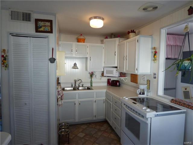 514 Impala Lane, Hazelwood, MO 63042