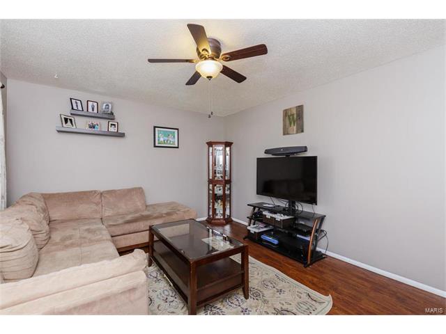 4802 Cherry Blossom Lane, Hazelwood, MO 63042