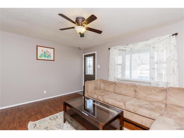 4802 Cherry Blossom Lane, Hazelwood, MO 63042